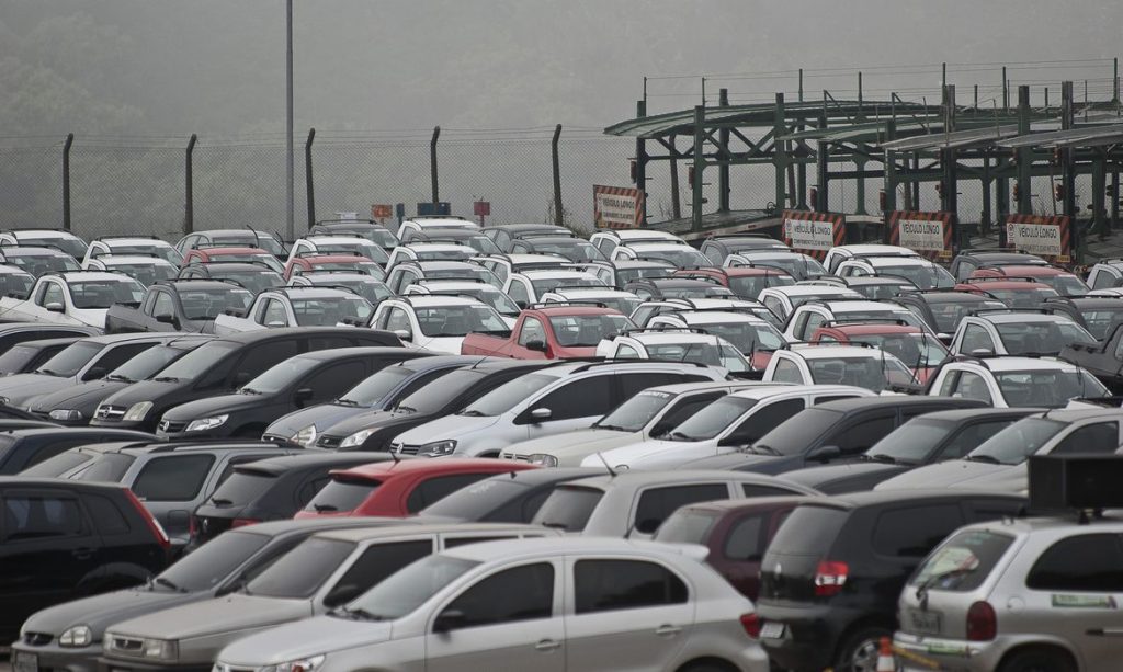 Anfavea: haverá aumento nos preços dos carros pelo fim do incentivo, mas juros devem cair