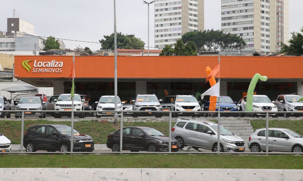 Venda de veículos sobem 19,6% em 1 ano e têm melhor setembro em 10 anos, diz Fenabrave