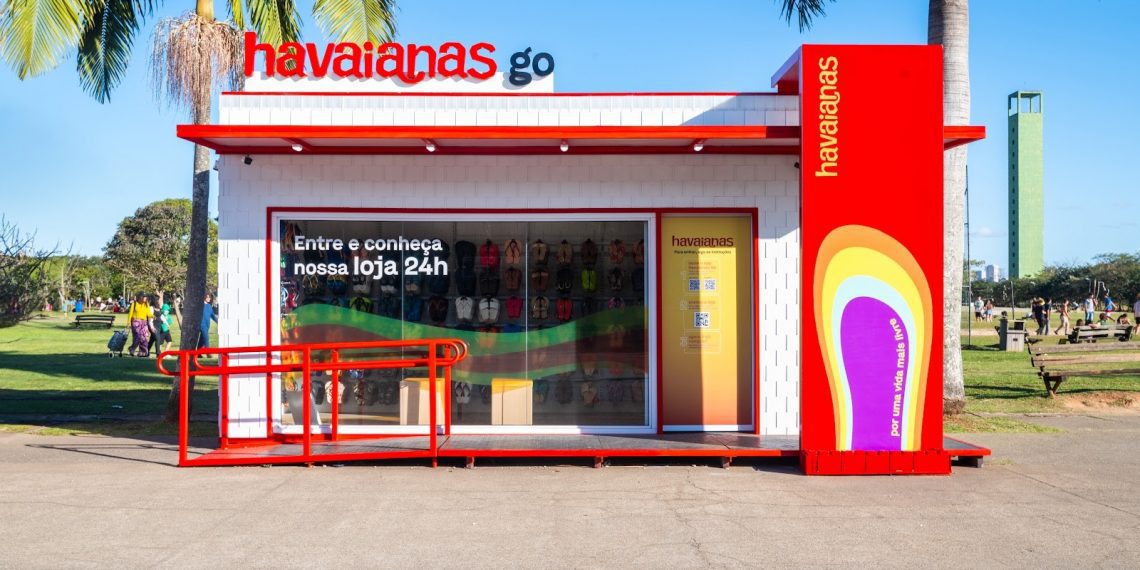 Havaianas inaugura primeira loja autônoma do mundo no Brasil