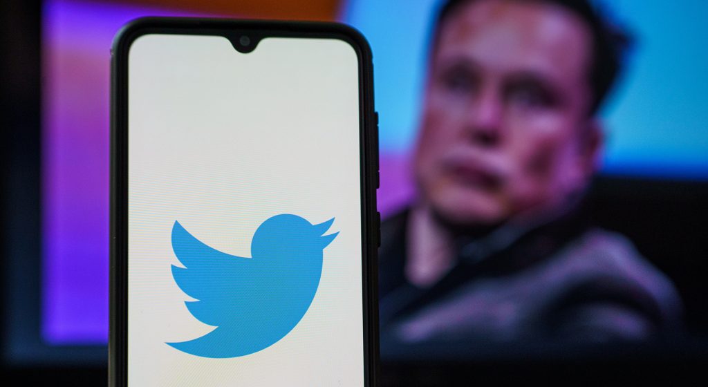 Twitter terá limite de leitura de 600 post por dia para usuários sem selo azul