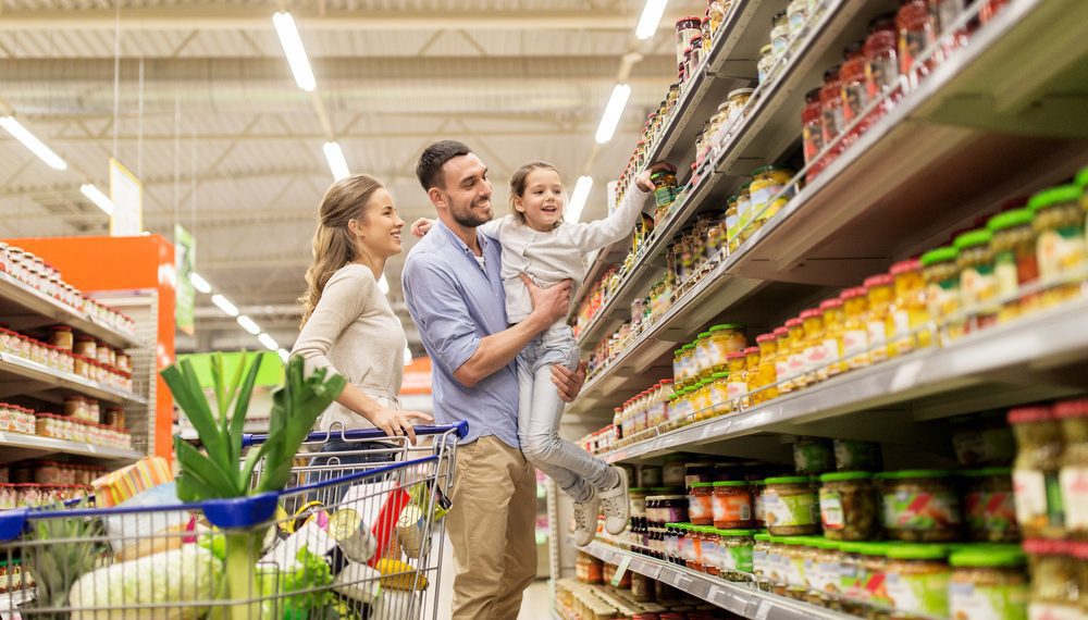 Com recuo do desemprego, consumo nos lares sobe 6,96% em junho