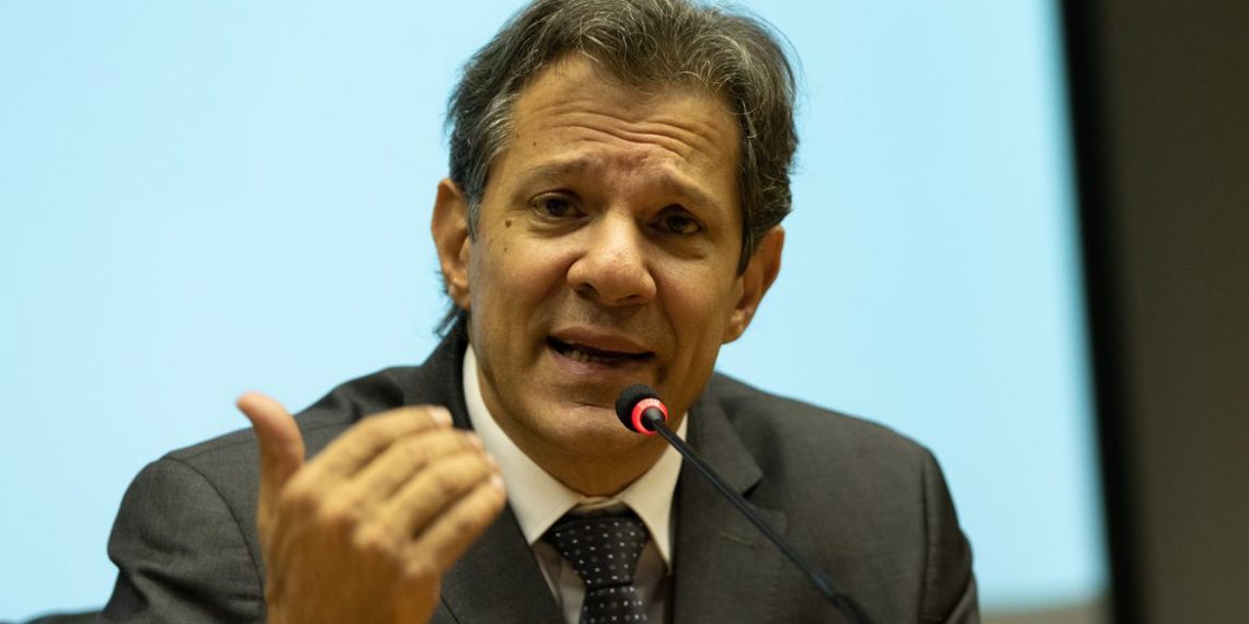 Haddad: Ninguém pensa em fazer ajuste fiscal com a reforma tributária nem com a do IR