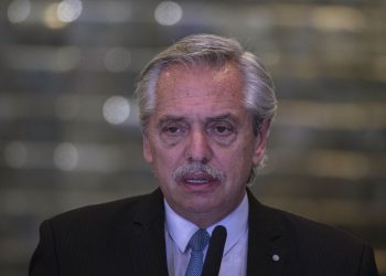 Fernández reforça críticas a UE-Mercosul e afaga Lula: Seríamos mais fracos sem ele