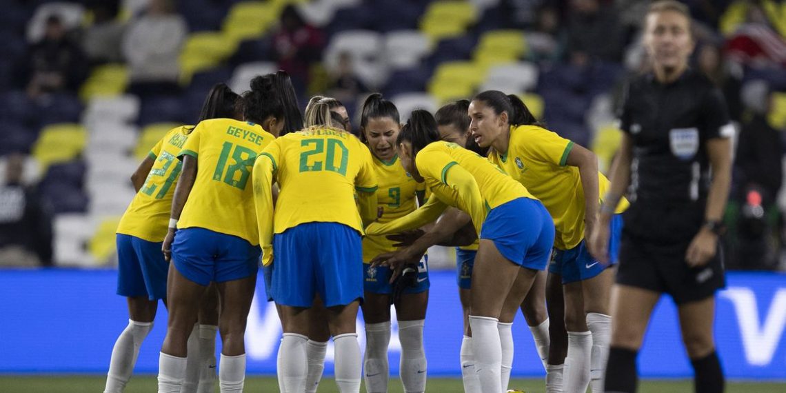 Pague Menos libera colaboradores para assistir jogos da seleção brasileira feminina na Copa