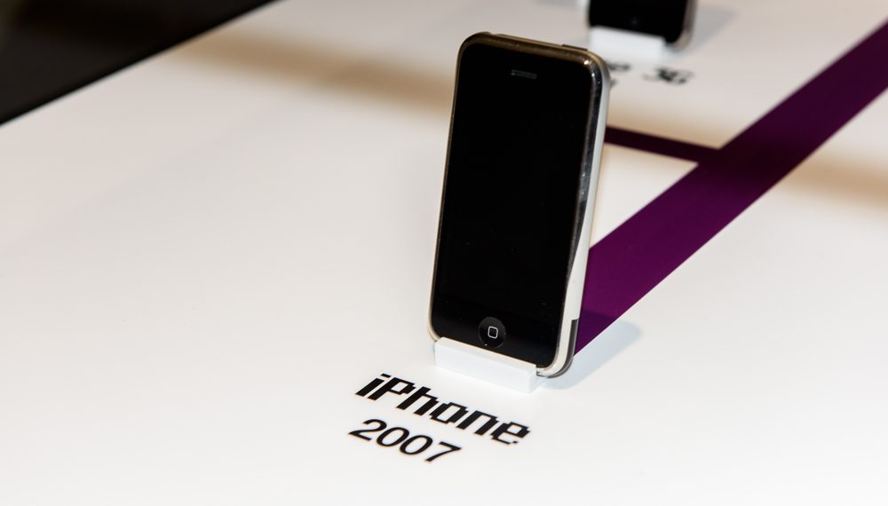 iPhone de 2007 é vendido em leilão por mais de R$ 915 mil