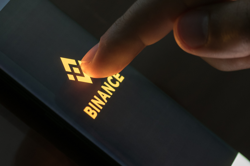 Binance demite mais de mil funcionários nas últimas semanas e dispensas continuam