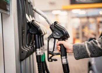 Preço da gasolina subiu 4,3% na primeira quinzena de julho, aponta Ticket Log