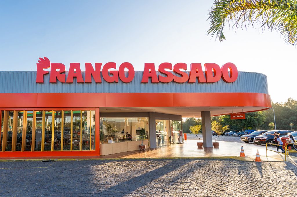 Frango Assado cresce 13,8% no segundo trimestre do ano focado em digitalização