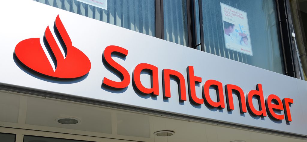 Santander permitirá que cliente parcele pagamento de compra feita à vista nos cartões do banco