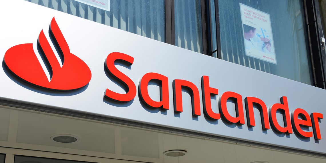 Santander permitirá que cliente parcele pagamento de compra feita à vista nos cartões do banco