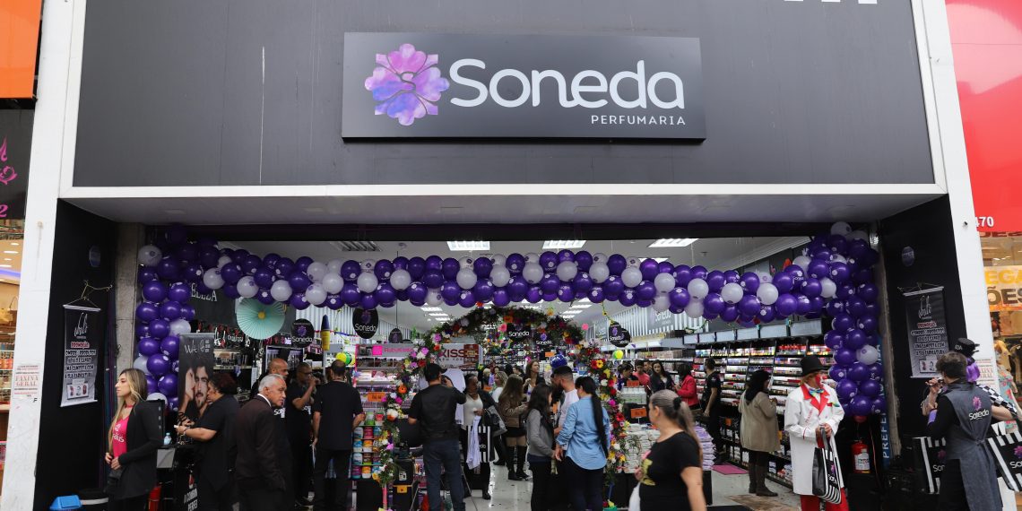 Soneda Perfumaria comemora cinco anos com reforma e padronização de unidades