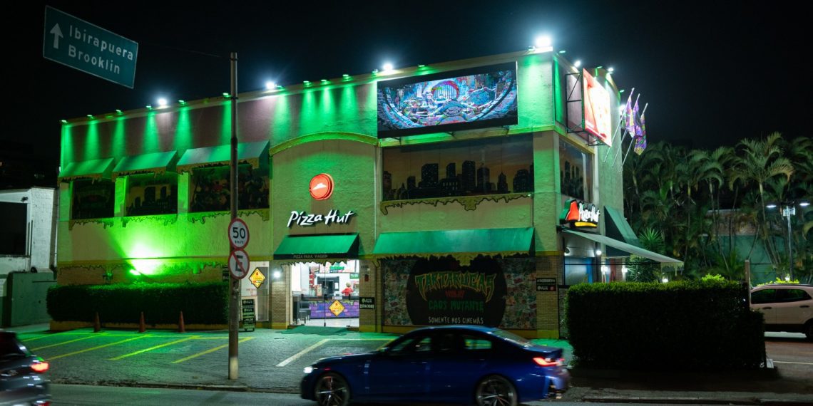 Pizza Hut se une às Tartarugas Ninjas e inaugura loja temática em SP