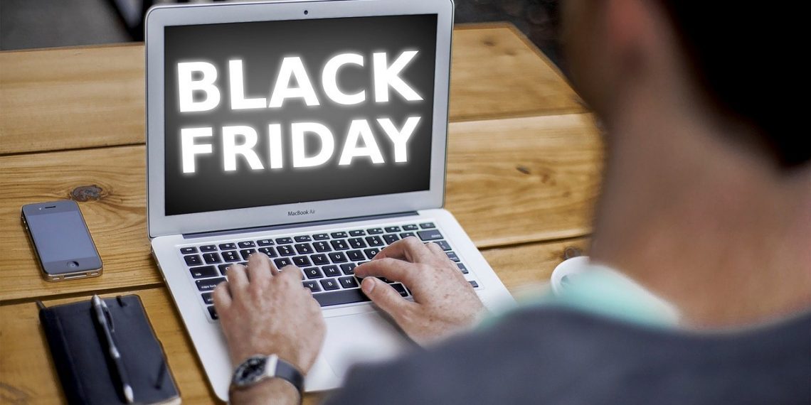 Black Friday: consumidor acessa o mesmo site cerca de 4 vezes antes de finalizar a compra