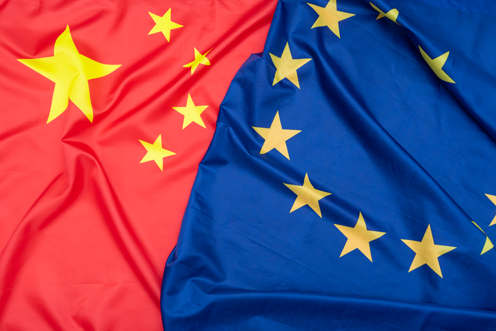 UE abre investigação sobre subsídios a veículos elétricos produzidos na China