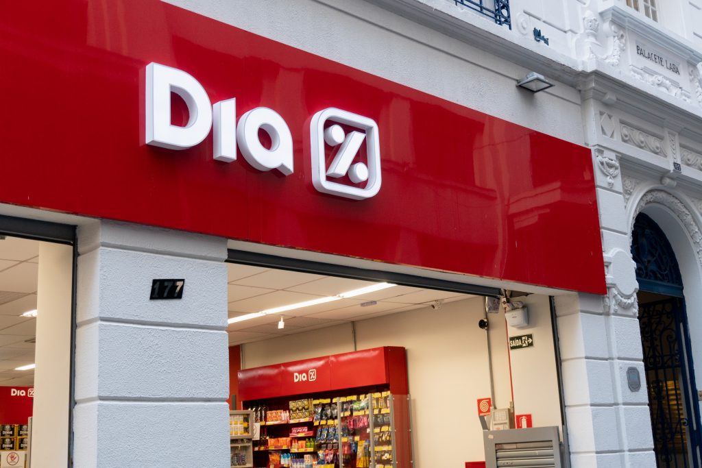 Rede de supermercados Dia planeja vender operações no Brasil, diz jornal