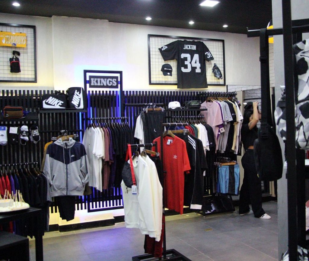 Kings inaugura loja na Rocinha, a primeira unidade da marca em uma comunidade