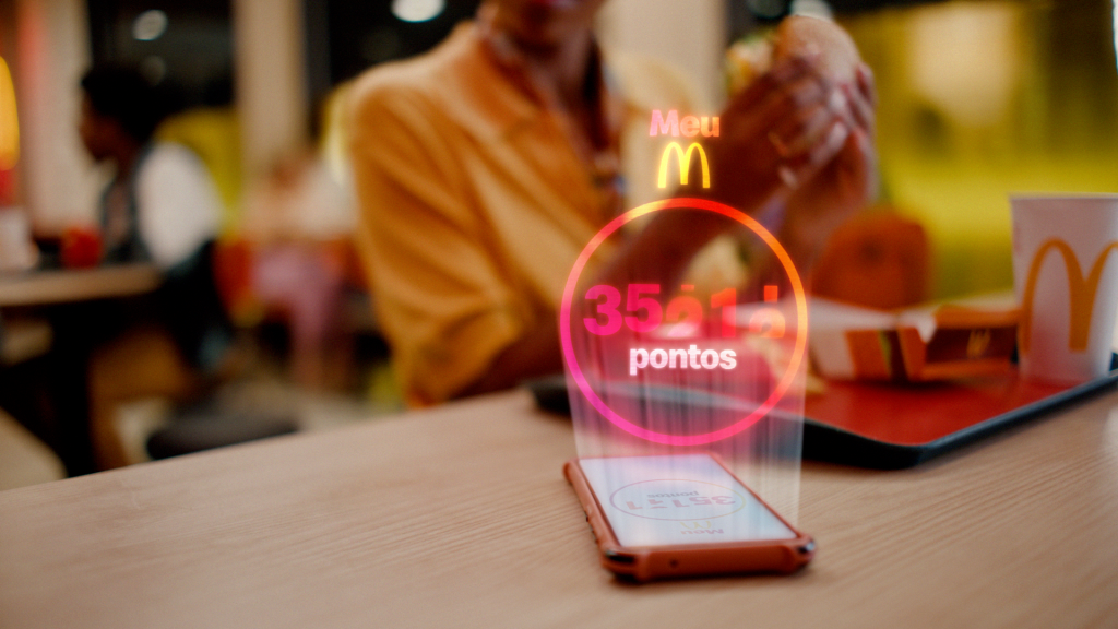 O McDonald’s lançou um programa de fidelidade que vai permitir que consumidores de todo o país acumulem pontos e troquem por seus produtos favoritos em todos os restaurantes da rede.