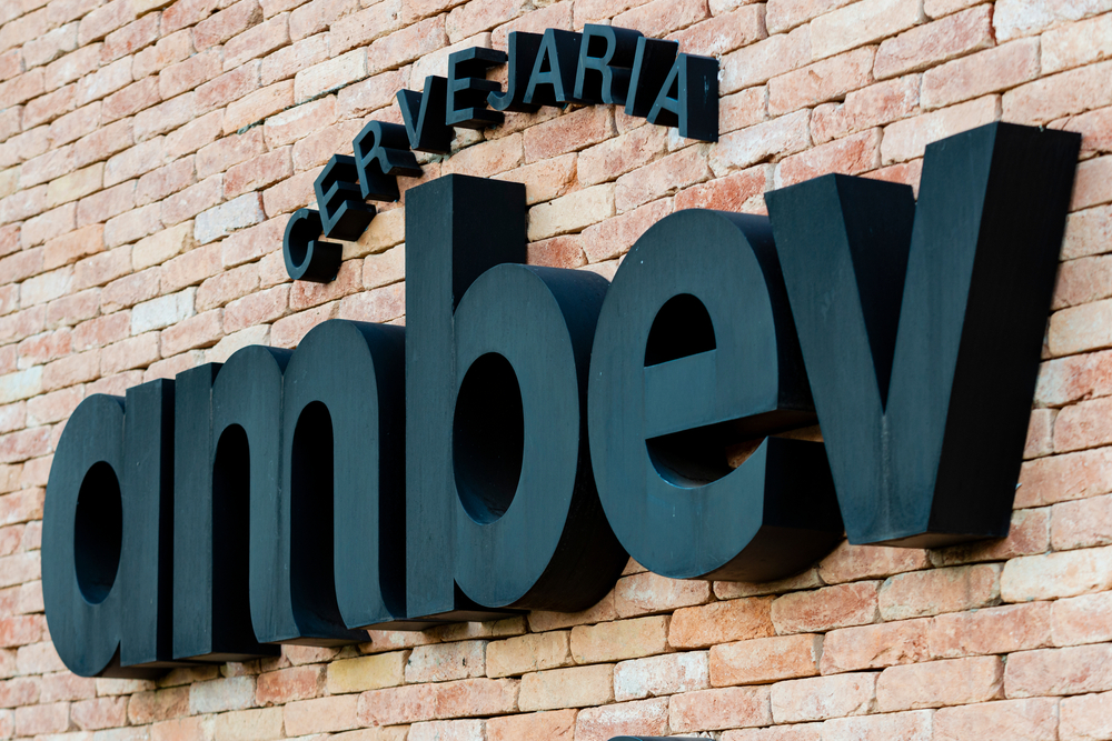 Lucro líquido consolidado da Ambev sobe 24,9% no 3º trimestre, para R$ 4,015 bilhões
