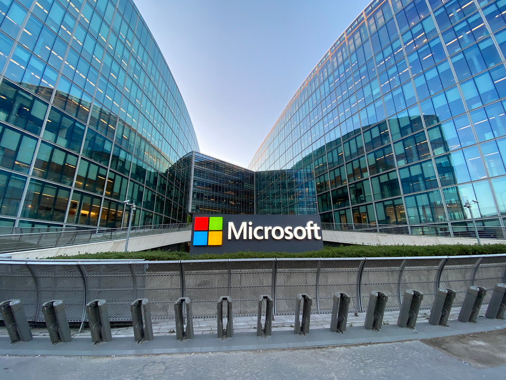 Microsoft amplia investimentos em IA no Sudeste Asiático com US$ 2,2 bilhões para Malásia