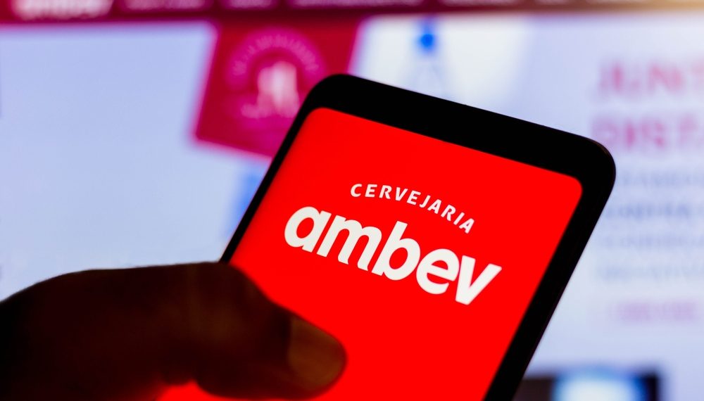 TIM e Ambev firmam parceira que dá bônus na compra de bebida a cada recarga do celular