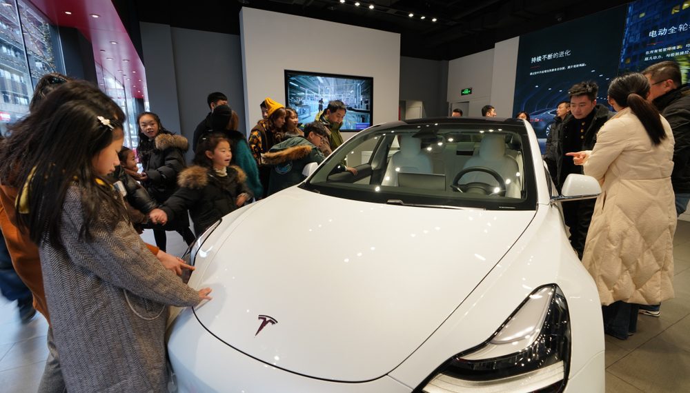 Vendas da Tesla aumentam na China, à medida que empresa aumenta preços, mas oferece descontos