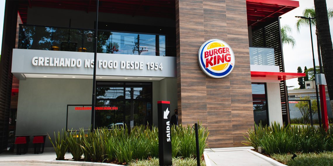 Estratégias da Zamp economizam mais de 100 milhões de litros de água em 2023 no Burger King e no Popeyes