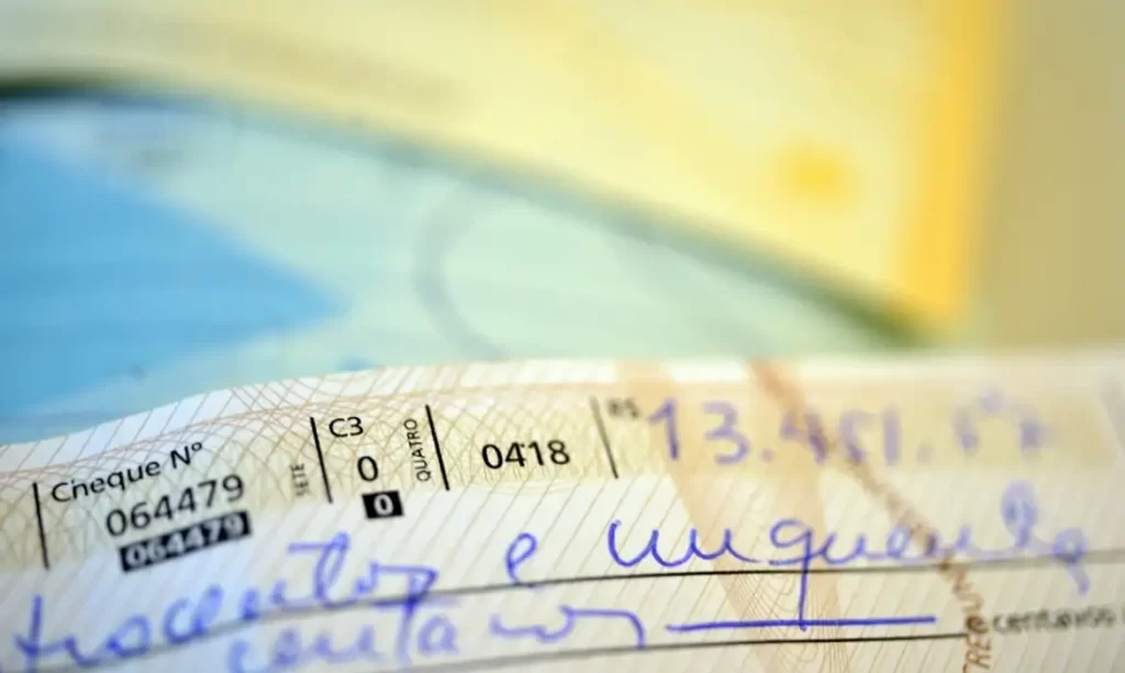Uso de cheques no Brasil cai 95% desde 1995, aponta Febraban
