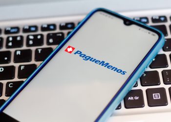 Pague Menos amplia investimentos em canal de vendas via WhatsApp