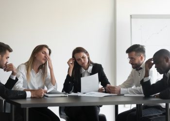 Oito em cada dez pessoas que têm problemas de saúde mental culpam o trabalho