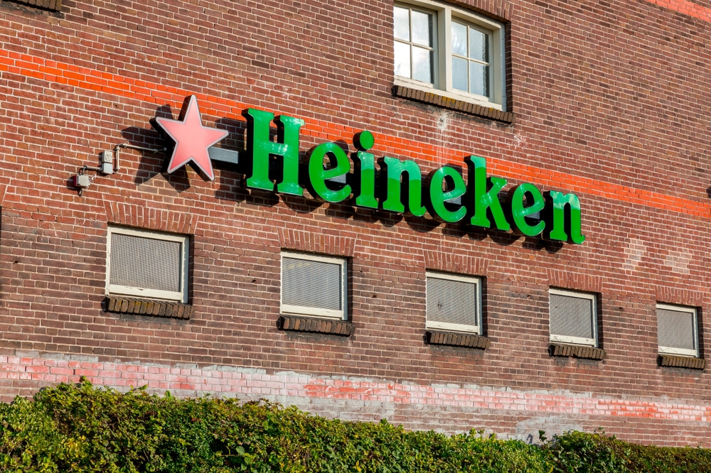 Heineken lucra menos que o esperado em 2023, mas amplia receita