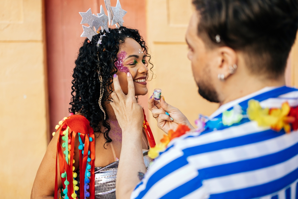 Busca por maquiagens no e-commerce para o Carnaval de 2024 cresce 345%