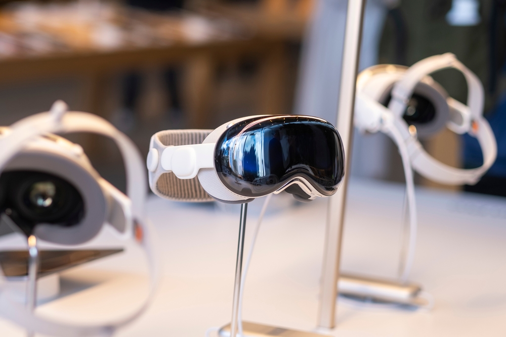 Usuários devolvem óculos Vision Pro, da Apple, após reclamações de dores de cabeça e nos olhos