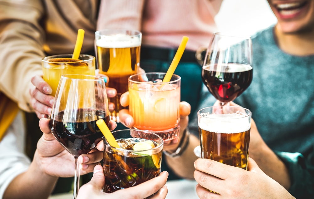 Disputa entre cerveja e destilados sobre taxação vai de teor alcoólico ao peso da dose