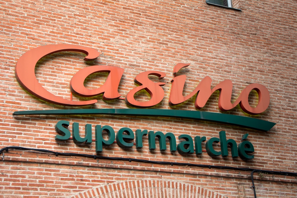 Casino confirma que planeja completar reestruturação de dívida e ação tomba quase 50% em Paris