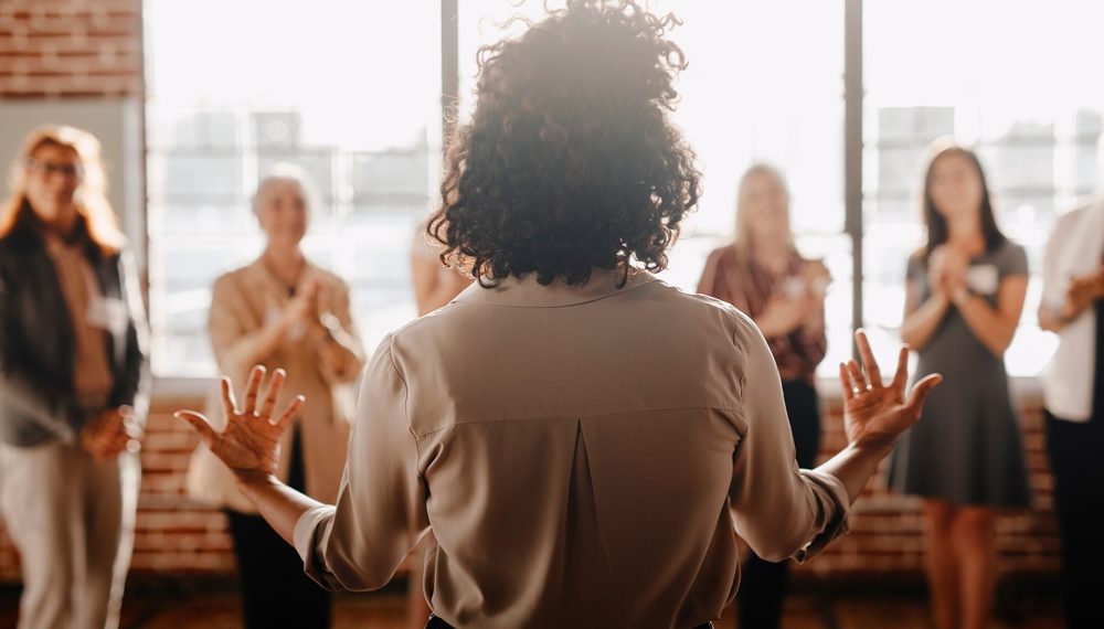 Aceleração para ONGs de empoderamento feminino, educação e geração de renda recebe inscrições