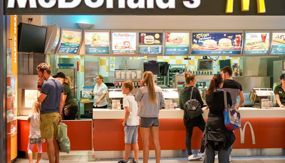 McDonald's reconhece menor demanda em meio a mudanças no comportamento de consumidores