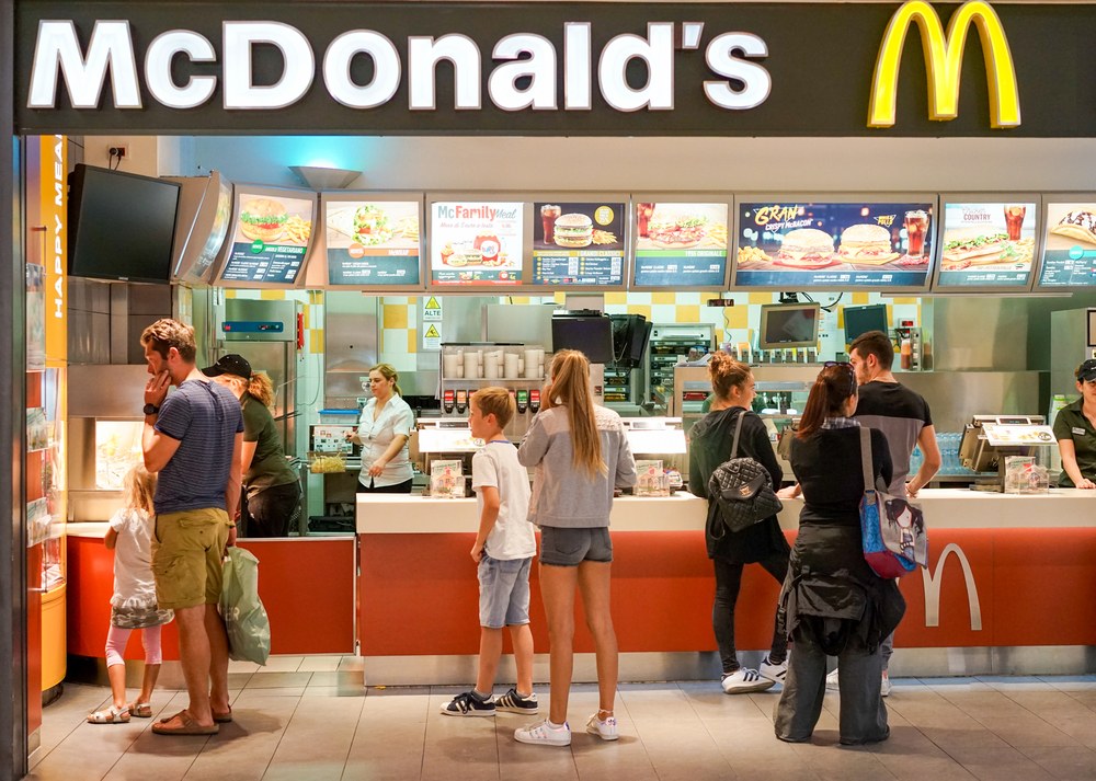 McDonald's reconhece menor demanda em meio a mudanças no comportamento de consumidores