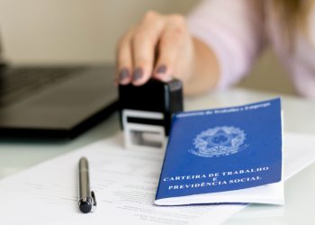 País fecha janeiro com saldo positivo de 180.395 empregos com carteira