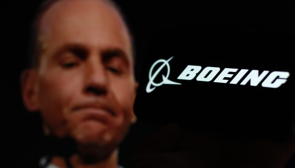 CEO da Boeing anuncia que deixará cargo no fim do ano