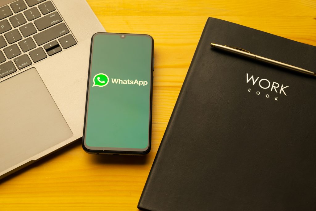 WhatsApp: uma ferramenta inovadora para contratos comerciais