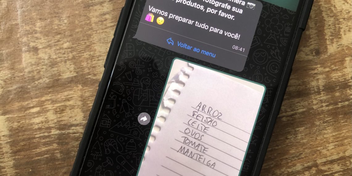 Loja do Prezunic no WhatsApp reconhece lista de compras feita à mão, por voz e fotos de itens