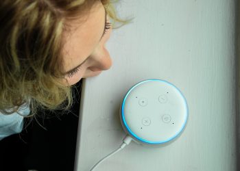 Alexa, da Amazon, pode subir preço em versão mais inteligente para competir com ChatGPT