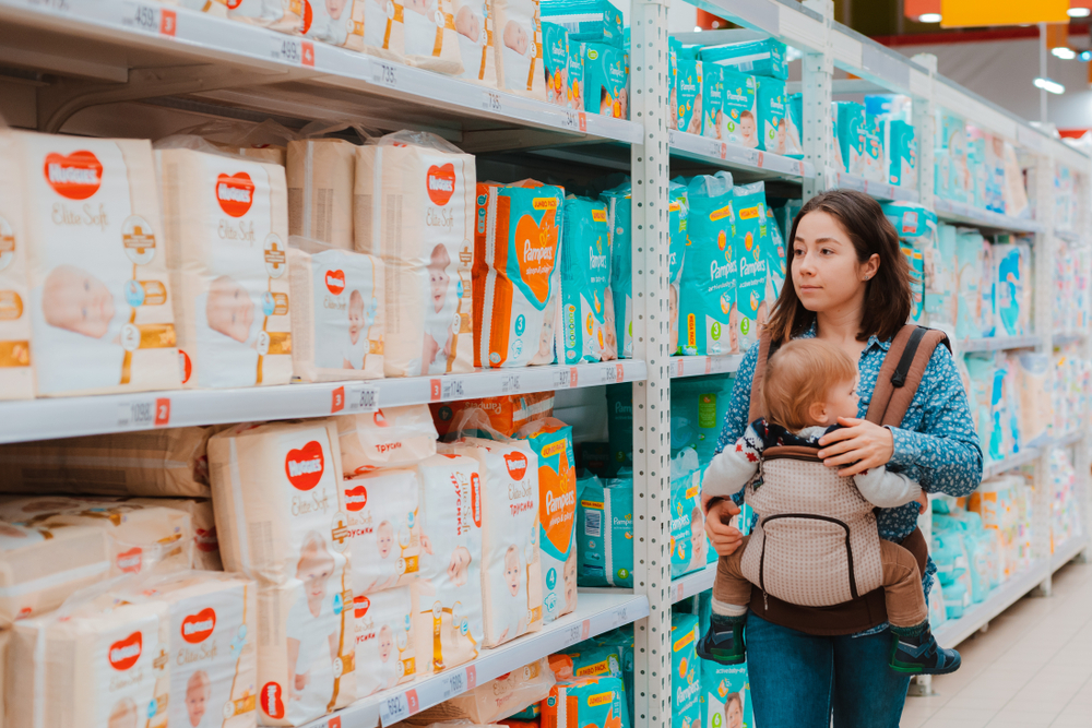 Idosos vão mais vezes ao supermercado, enquanto millennials compram mais produtos por vez