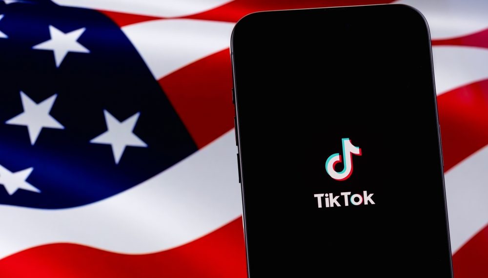 Nos EUA, bilionário Frank McCourt planeja oferta para comprar operações TikTok