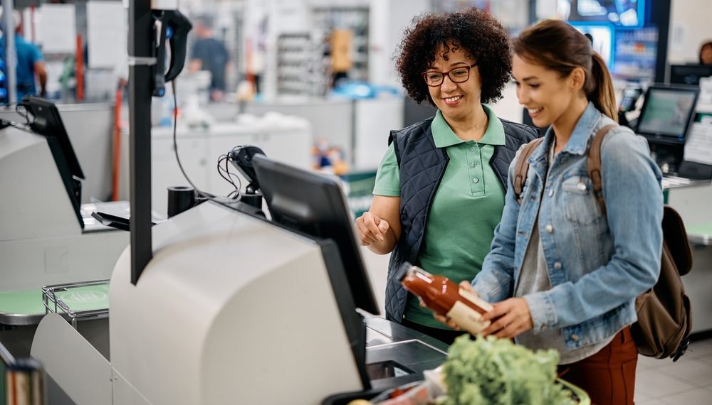 Supermercados e restaurantes registram alta no número de transações via cartão benefício