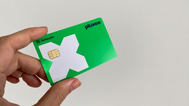 Pluxee obtém liminar contra nova regra do vale-alimentação