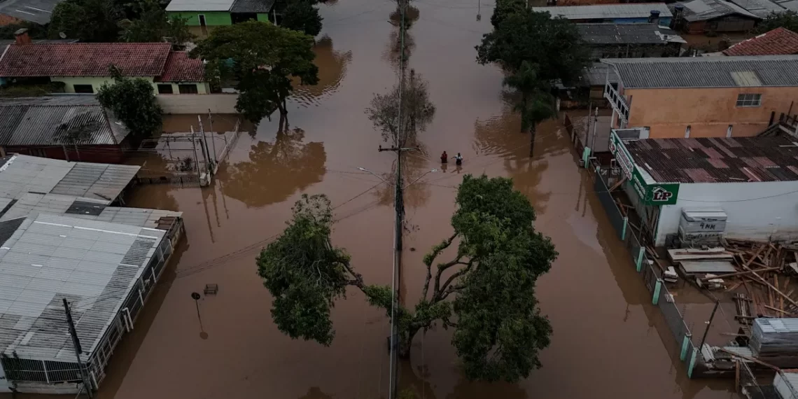 Empresas afetadas pela tragédia no Rio Grande do Sul poderão solicitar crédito em uma das linhas especiais da instituição a partir desta terça-feira, 11.