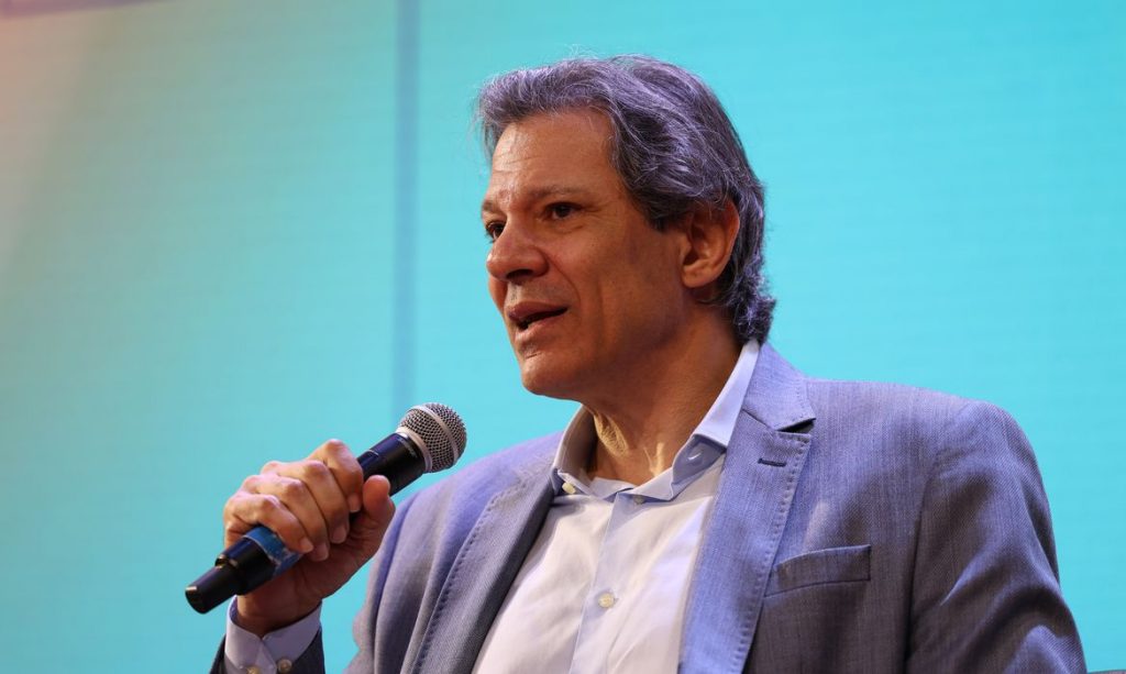 Legalizadas no governo Temer, Haddad diz que governo atual está pondo bets em ordem