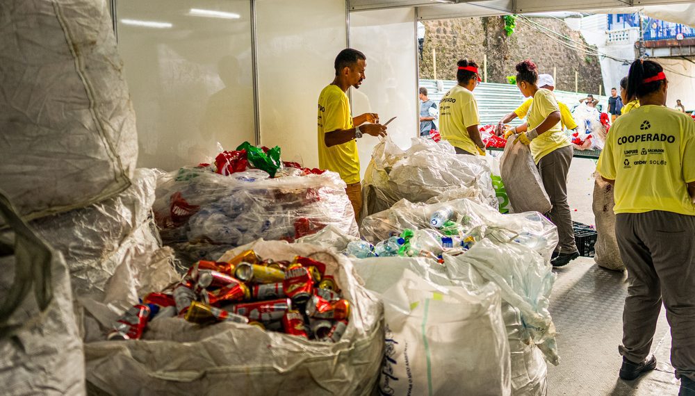 Brahma e Ambev geram R$ 100 mil em renda para catadores durante o São João em Patos