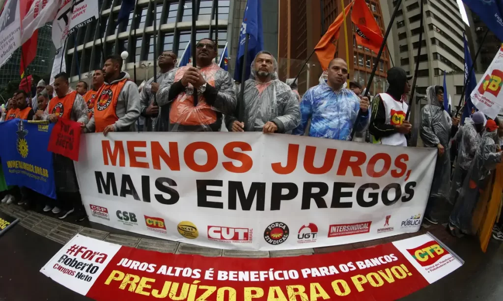 Centrais sindicais se unem em protesto contra alta da taxa de juros